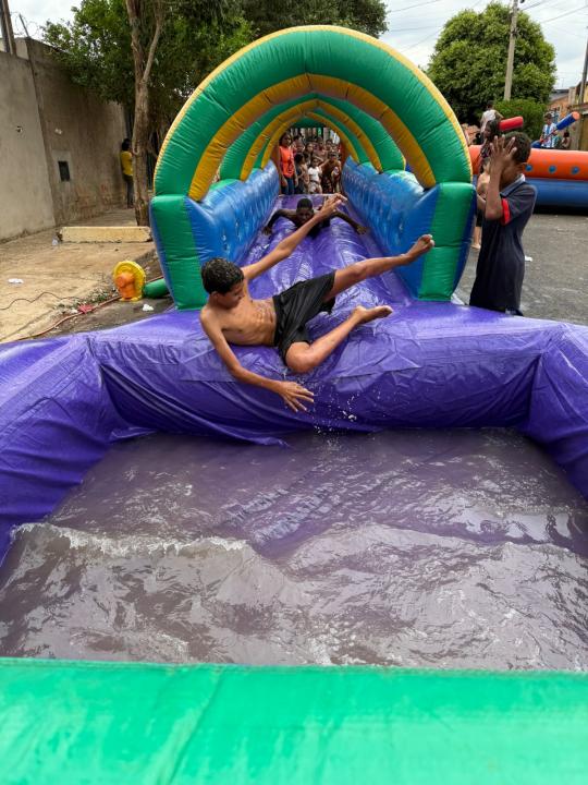 Foto 7 de 11 — A força do Bem: crianças do Valle Verde ganham festa e presentes em ação solidária entre amigos
